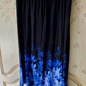 Dana Buchman black skirt with blue floral design